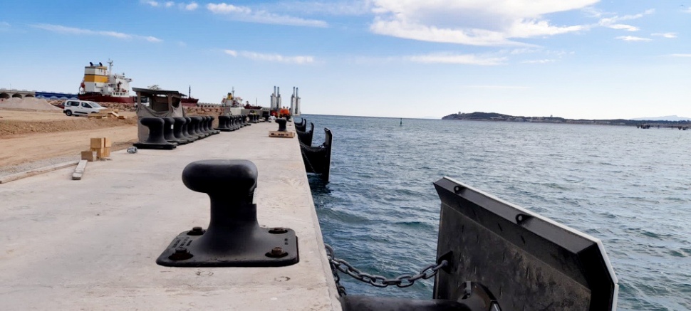 The Port of Tarragona begins to install the Balears wharf bollards