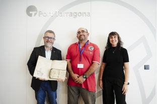 El Museu del Port incrementa el seu fons amb 8 objectes donats per una família pescadora