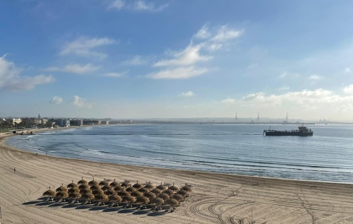 Port Tarragona inicia l’aportació de sorra anual a la platja de la Pineda