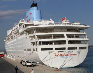 El crucero ‘Thomson Dream’ hace escala al Puerto de Tarragona con 1.500 pasajeros