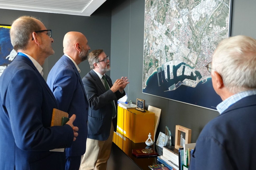 Representants de Navantia Seanergies visiten Port Tarragona per a conèixer els seus avenços en eòlica marina flotant