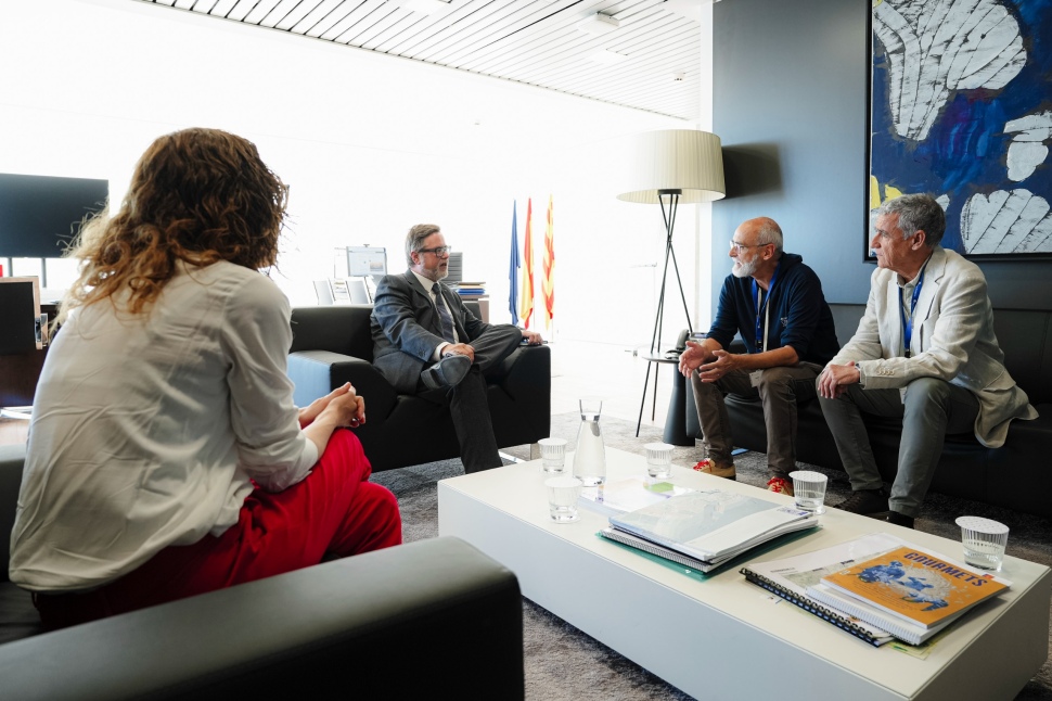 Port Tarragona es ‘posa la gorra’ pels infants i adolescents amb càncer