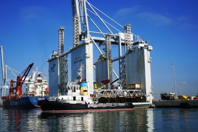 El Port de Tarragona acull un dic flotant per començar les obres del nou Moll de Balears