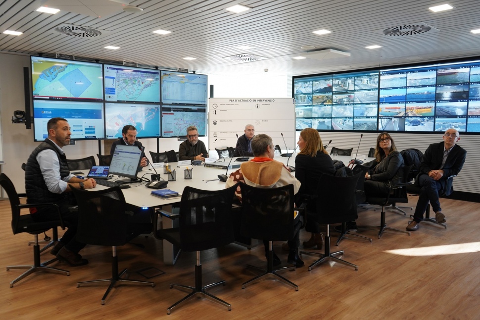 La Directora de Protecció Civil, Marta Cassany, visita el Port de Tarragona