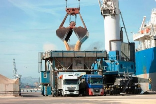 El Port de Tarragona registra el millor mes de febrer dels darrers 20 anys en tràfic de mercaderies