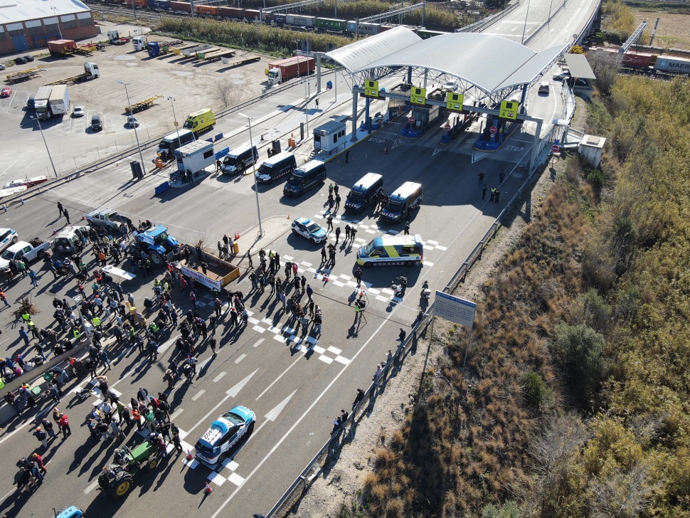 Actualització dades- Segona nota - La protesta dels pagesos provoca una notable disminució de l’afluència de camions al Port de Tarragona