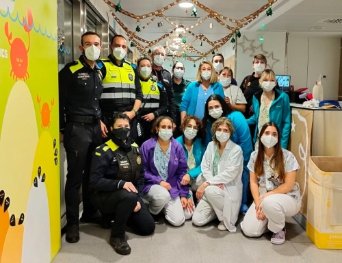 La Policia Portuària de Tarragona visita l’àrea de pediatria de l’Hospital Joan XXIII