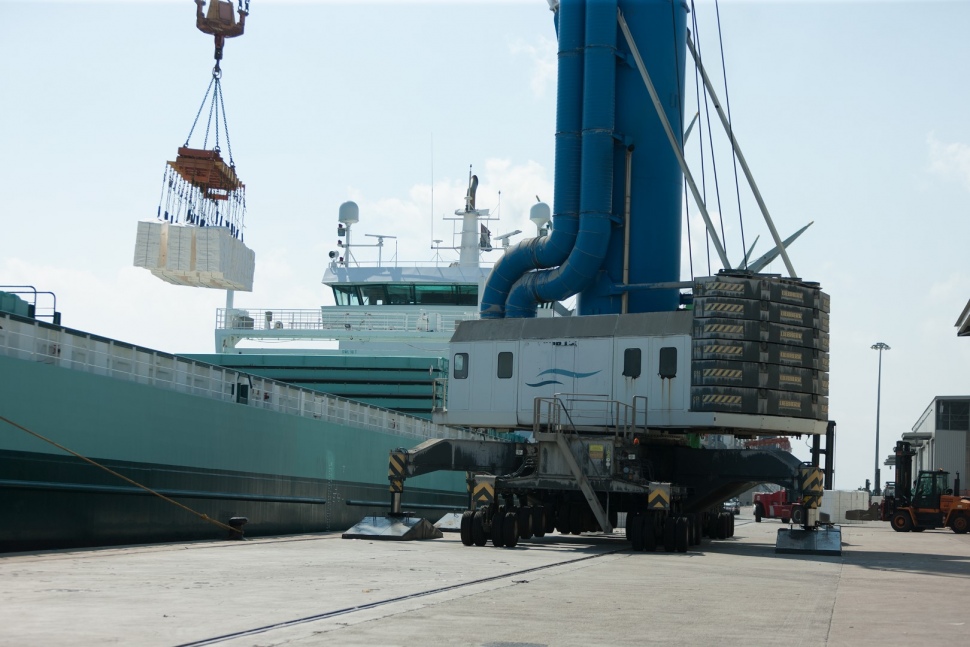 El Port de Tarragona descarrega en tres dies més de 31.000 tones de pasta de paper