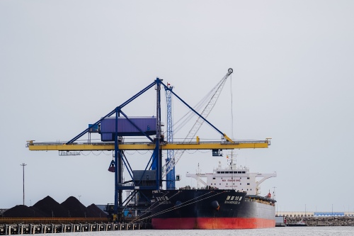 El Port de Tarragona comienza a operar el tráfico que sustituirá el carbón