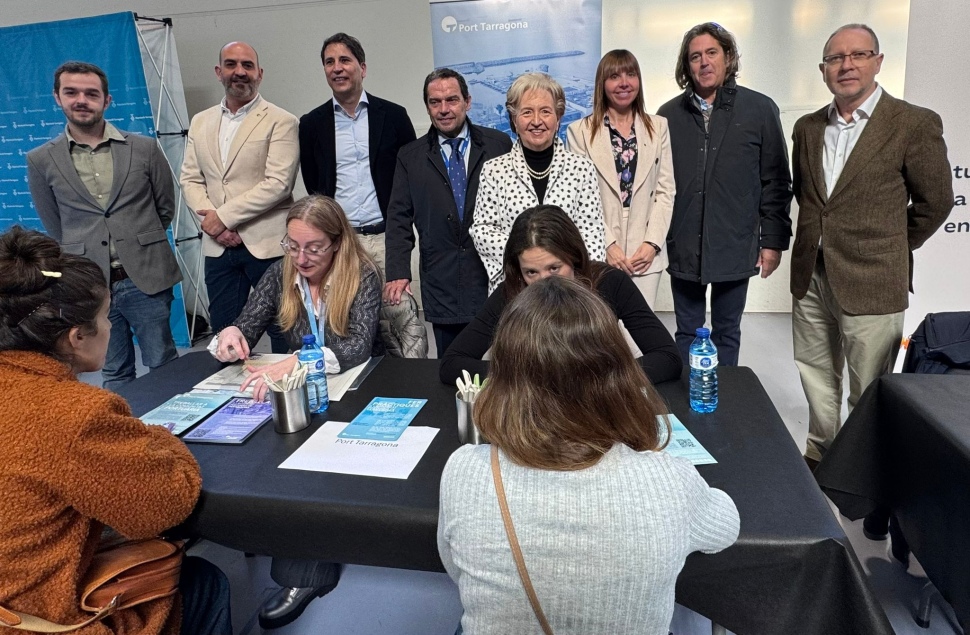 Més de 200 persones s’apropen a l’estand de l’APT a la Fira de l’Ocupació