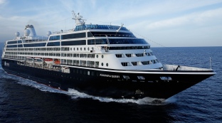 The cruise ship Quest, the last for this season, arrives today in the Port of Tarragona
