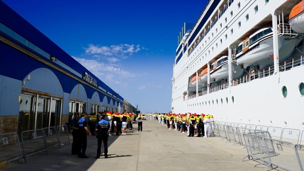 Emergency drill involving a cruise ship moored in the Port of Tarragona passed with flying colours