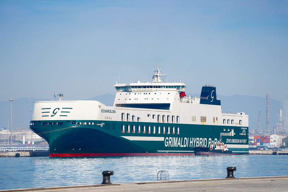 El Port Tarragona rep per primera vegada un vaixell híbrid elèctric