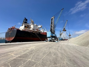 Grup Vivanco i Eiffage envien per vaixell una primera comanda de 50.000 tones d&#039;àrid de Vilanova d’Escornalbou als EUA