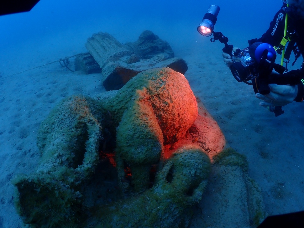 El Port de Tarragona i la URV continuen la immersió de biòtops per a la regeneració de la vida marina