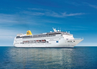Costa Cruceros ya navega desde Tarragona