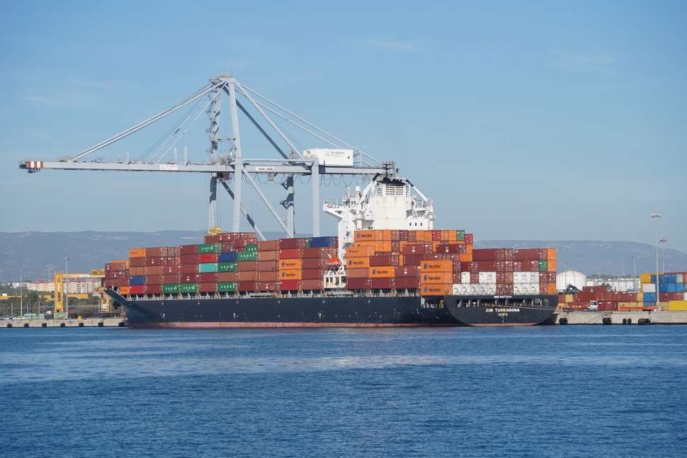 Port Tarragona recupera la concesión de la terminal de contenedores del muelle de Andalucía