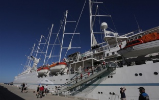 El crucero ‘Wind Surf’ visita el Port de Tarragona por cuarta vez esta temporada