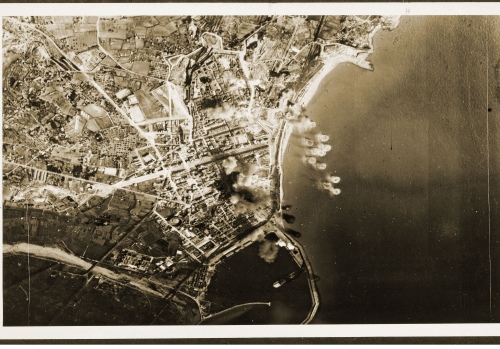 El Port de Tarragona L’Arxiu i el Museu del Port col·laboren un any més amb el Programa de Memòria Democràtica de Tarragona