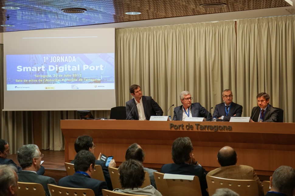 El Port de Tarragona reúne expertos de todo el Estado en la primera jornada sobre &#039;smart ports&#039;