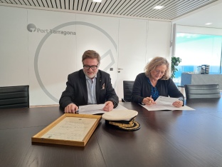 El Museu del Port amplia el seu fons amb la donació d’indumentària d’un antic pràctic del Port