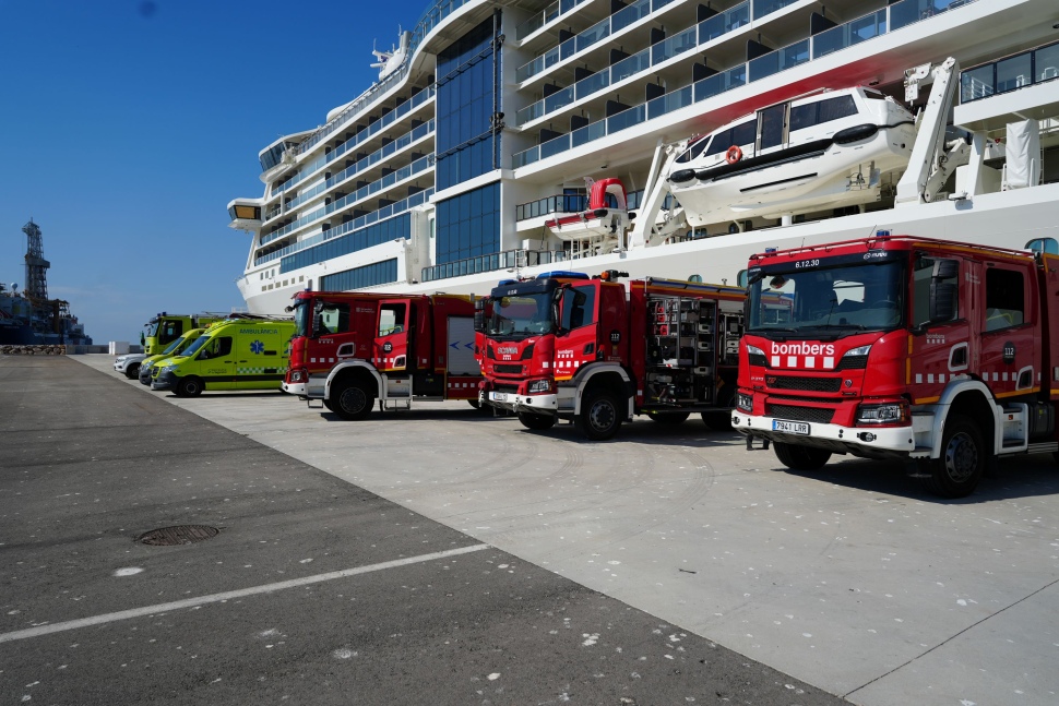 Port Tarragona prova la capacitat de resposta dels equips d’emergència en un simulacre en un creuer