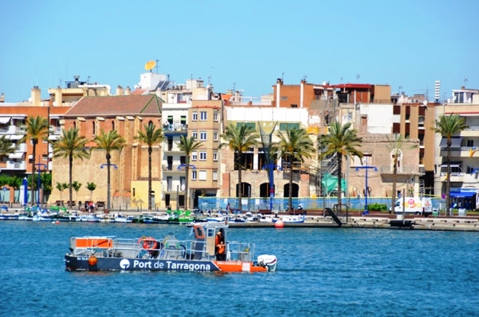 The Port Authority and the Tarragona Brotherhood reach an agreement to improve the quality of the water in the harbours of the Port