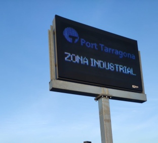 El Port de Tarragona instal·la un nou panell informatiu al dic de Llevant