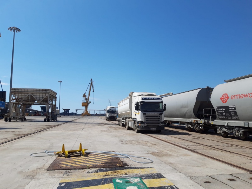 El Port de Tarragona realitza una prova de producte agroalimentari per ferrocarril