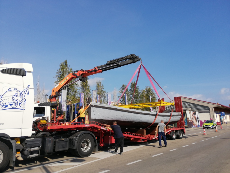 El Port Tarragona restaura el bot de cadenes, bastiment portuari, a les drassanes de Cambrils