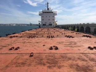 El Port de Tarragona resol la subhasta del vaixell Navi Sky atracat al Dic de Llevant