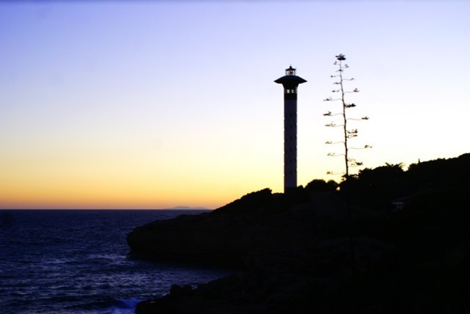 Port of Tarragona lighthouses