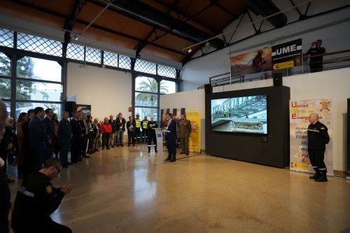 El president del Port, Santiago J. Castellà, inaugura l’exposició ‘Somos soldados’ sobre la Unidad Militar de Emergencias al Tinglado 1 del Moll de Costa