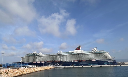 TUI Cruises s’estrena a Tarragona amb l’escala del creuer Mein Shiff 4
