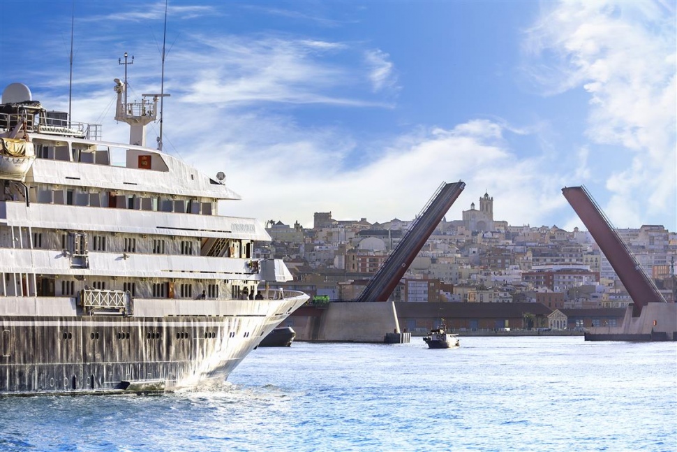 El crucero Corinthian vuelve a visitar el Port de Tarragona