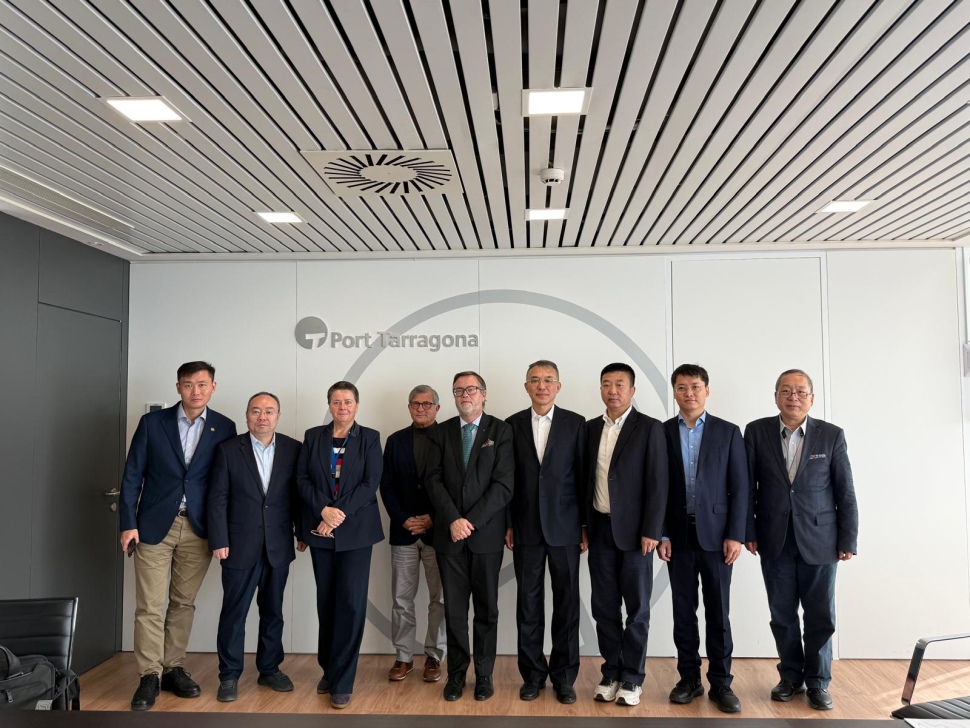 Una delegació de la naviliera COSCO Bulk visita Port Tarragona