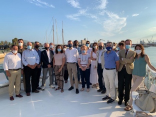 Una vintena d’empreses vinculades a la Cambra de Comerç de Tarragona visiten el Port Tarragona