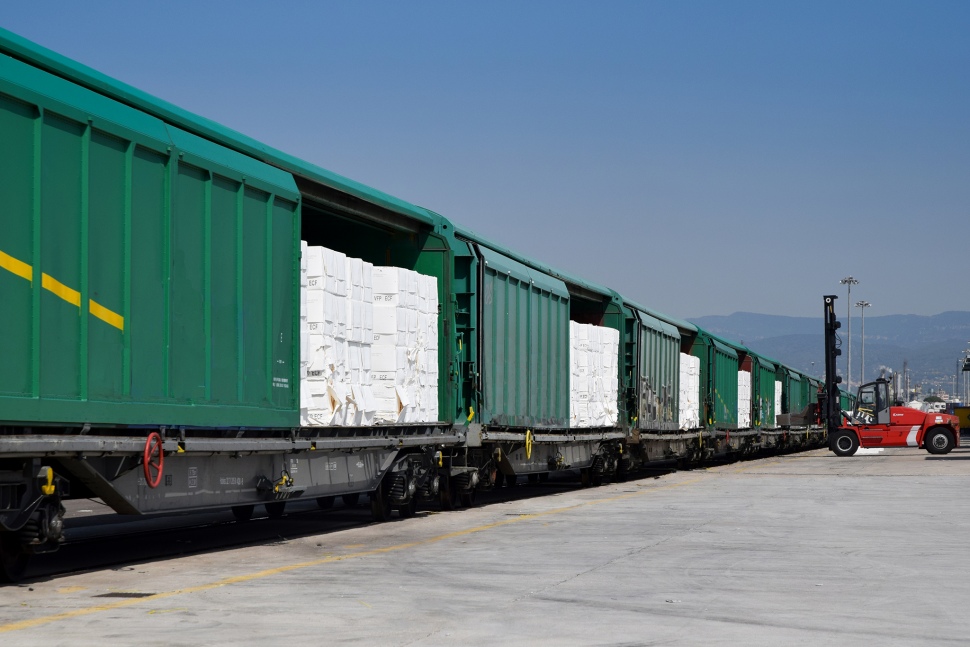 El Port Tarragona reprèn el servei ferroviari de pasta de paper amb Salamanca