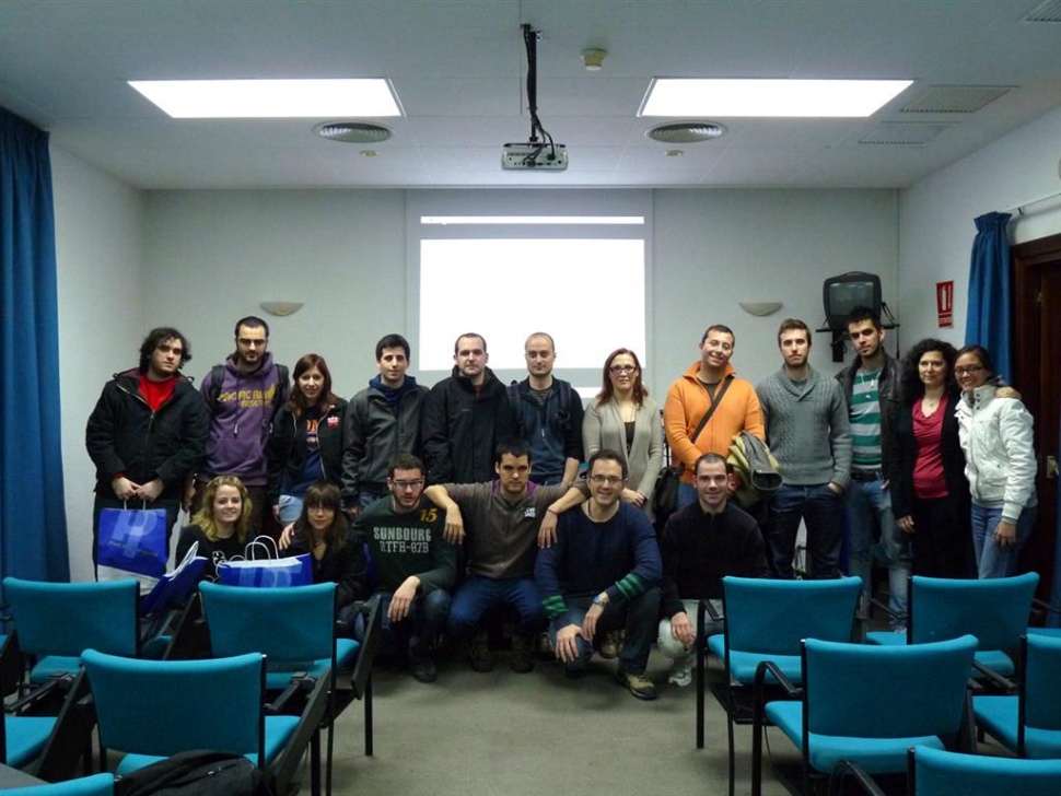 Visita de estudiantes de la URV al Archivo