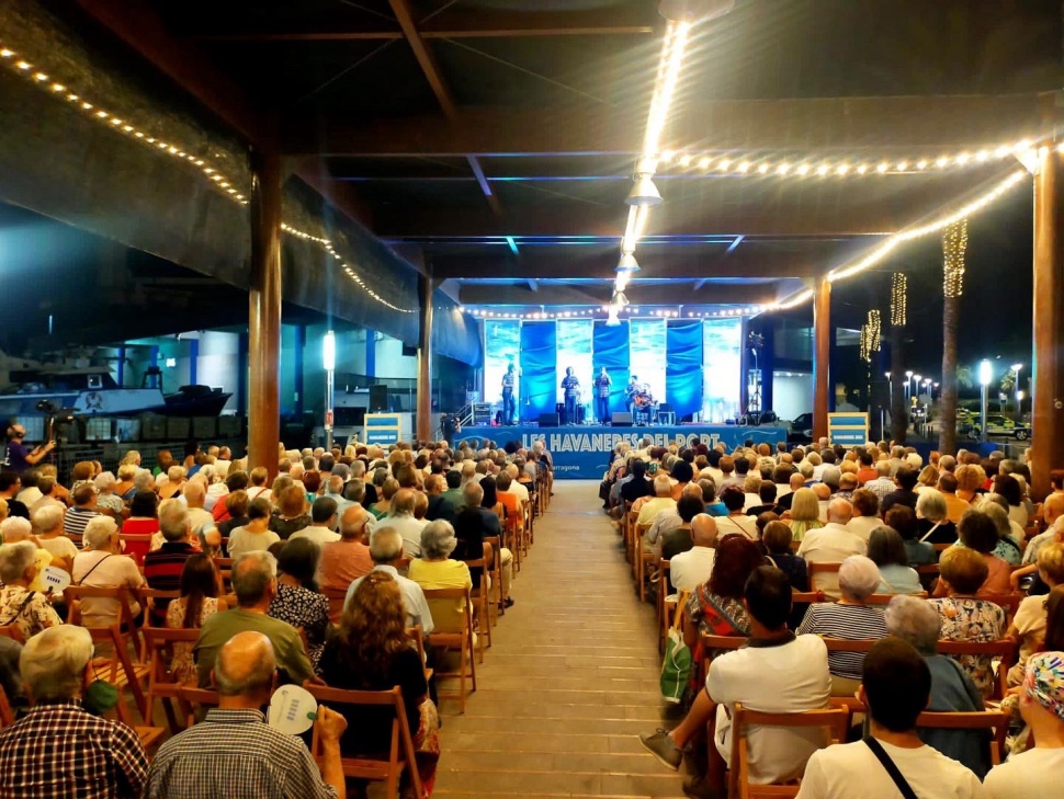 Prop de tres mil persones han gaudit de la 30a edició del festival d’havaneres del Port de Tarragona