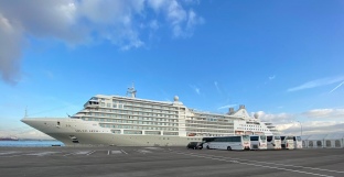 The Port of Tarragona welcomes the first cruise liner of the 2023 season