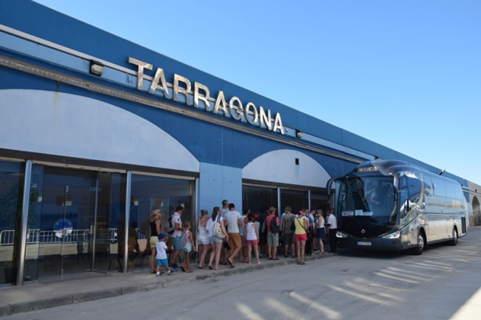 The cruise ship ‘Aurora’ pays its first visit to the Port of Tarragona