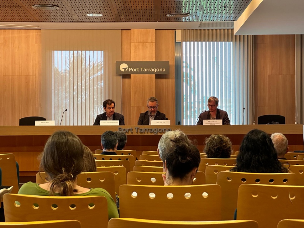 El Port de Tarragona homenatja els voluntaris que han protegit les tortugues de la Savinosa