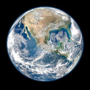Fars, llums i tràfic marítim mitjançant Google Earth