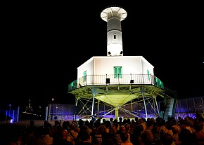 La XIII Nit Literària al Far de la Banya es dedicarà a Olga Xirinacs i la seva obra ‘Zona marítima’
